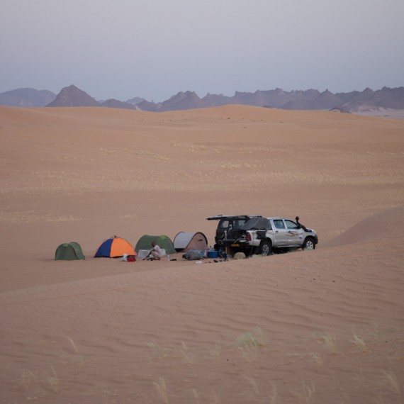 Kempování uprostřed Sahary 
