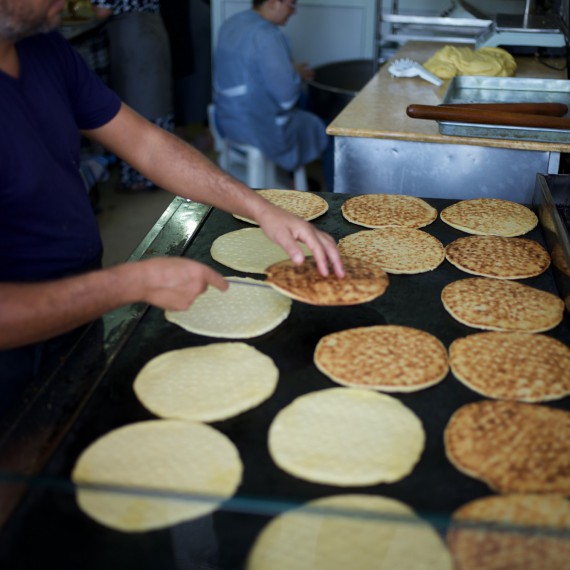 Na stole zde vždy najdete chléb 