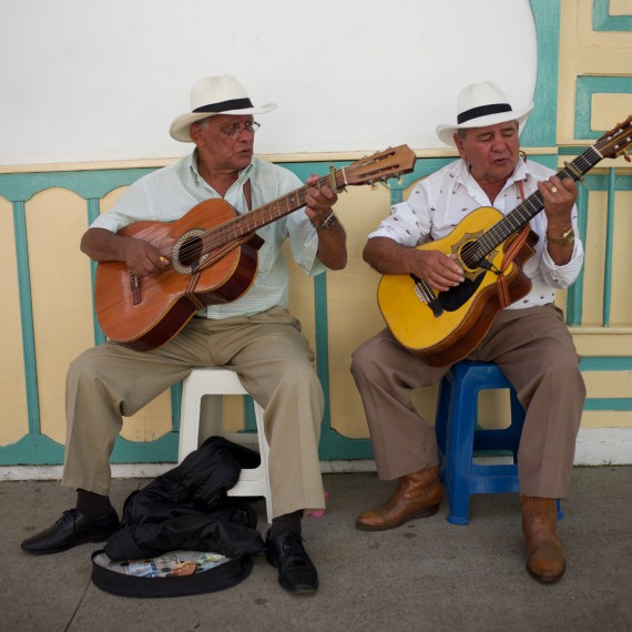 Poslechnete si kytaristy v Salentu