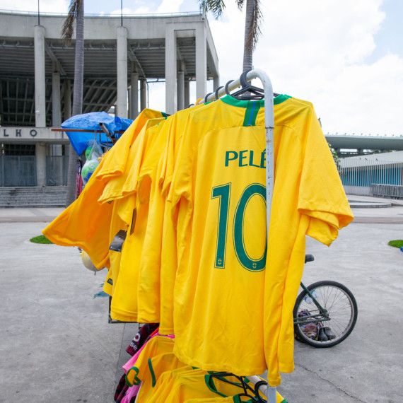 A někteří z Vás koupí chlapcům domů dresy přímo zpod Maracany.