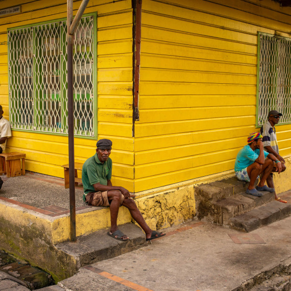 Krásné karibské město na západě pestrého ostrova. Rybí hody jsou tu každý den!