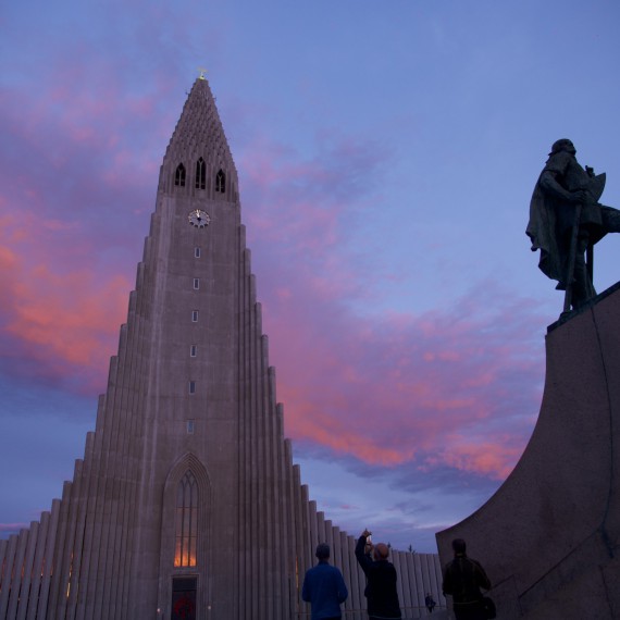Těšit se můžete na jednu z nejvyšších budov Islandu, kostel Hallgrímskirkja