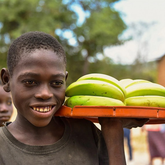 Místní děti ve vesnici  v Zimbabwe