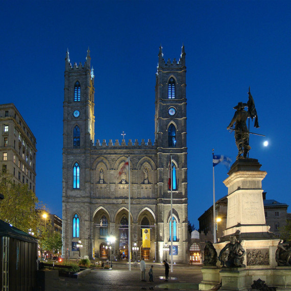Montreal - Historická časť Place d´Armes a bazilika Notre Dame