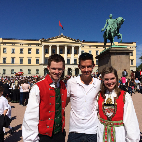 Oslavy sedmnáctého května v Oslu.