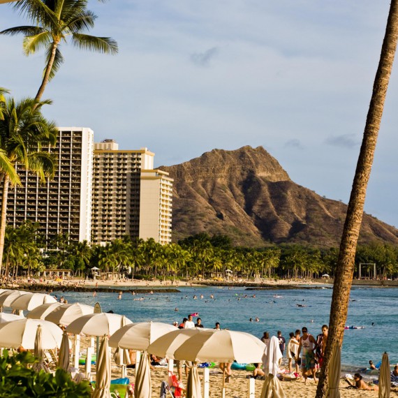 Pláž Waikiki je už po desetiletí jednou z nejpopulárnějších pláží světa