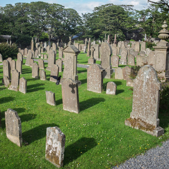 V Kirkwallu máme také prohlídku historického hřbitova.