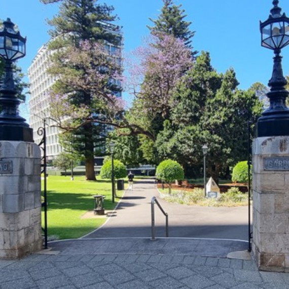 Stirling gardens jsou nejstarší zahrady v Perthu 