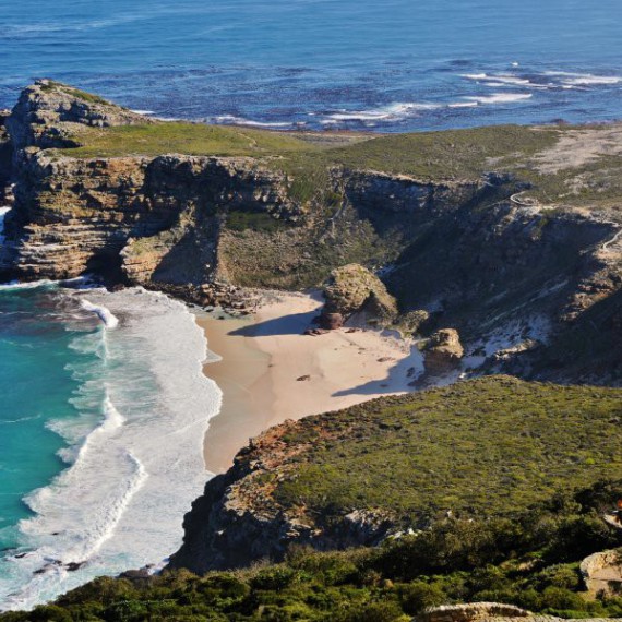 Pobřeží u mysu Dobré naděje v JAR