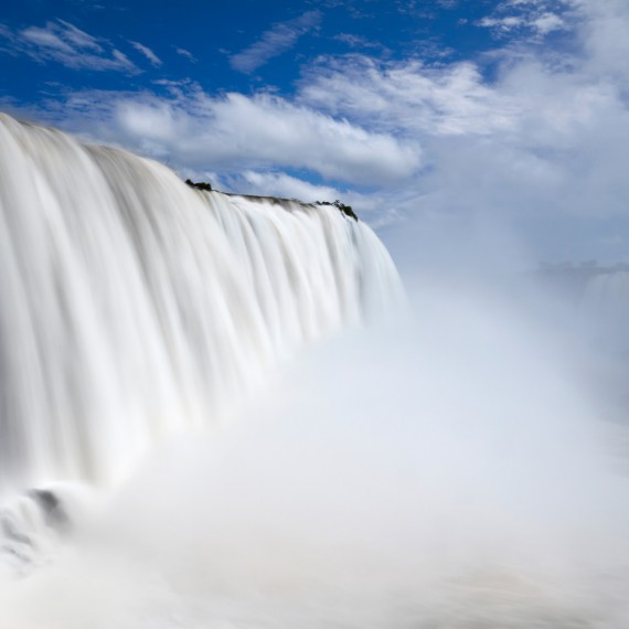Poslechnete si hřmění vodopádů Iquazú