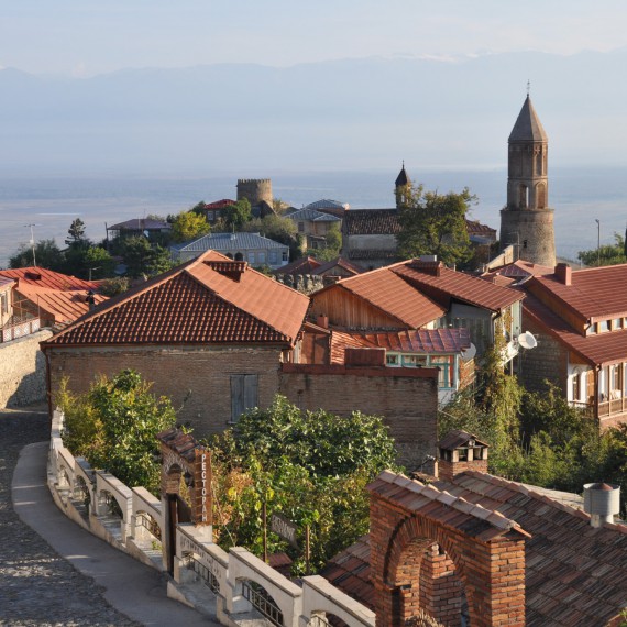 Městečko Signagi nad údolím Alazini je synonymem pohody
