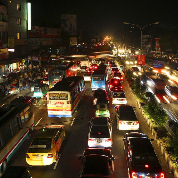 Neskutečný provoz v Dháce