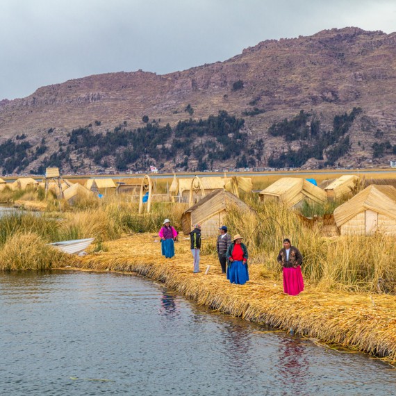 Život na rákosových ostrovech na jezeře Titicaca