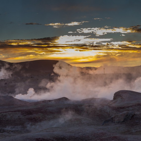 Gejzíry Sol de la mañana při východu slunce 