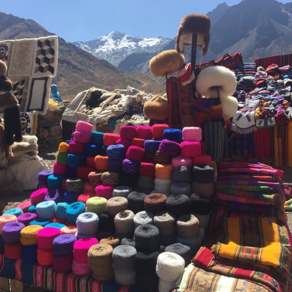 Peruánské thy hýří barvami