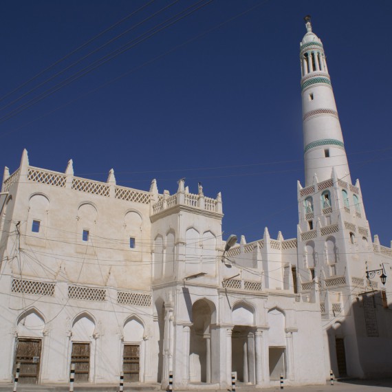 Neopomeneme ani tradiční kulturu, navštívíme mešitu Al Fateh