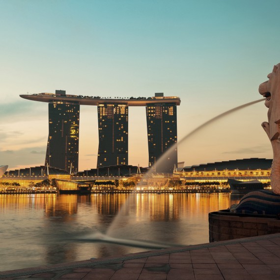Těšit se můžete na výhled na Marina Bay Sands od sochy lva Merliona