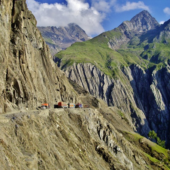 Na cestách horskými sedly a údolími pocítíme skutečný život v Kašmíru a Ladakhu