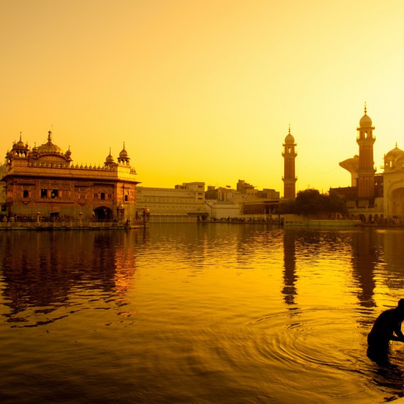 Na výstavbu Zlatého chrámu bylo údajně použito více zlata než je v britských bankách 