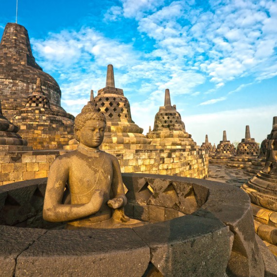 Borobodur - největší buddhistický chrám na světě 