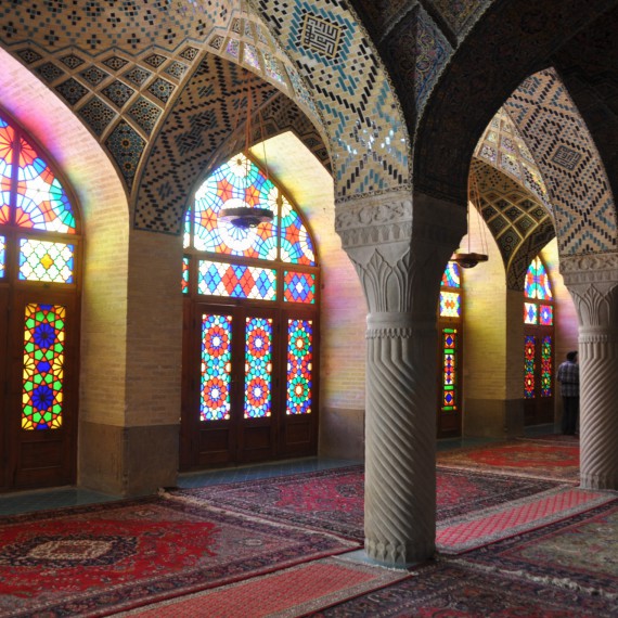 Nejznámější mešita Íránu Nasir-O-Molk v Širazu