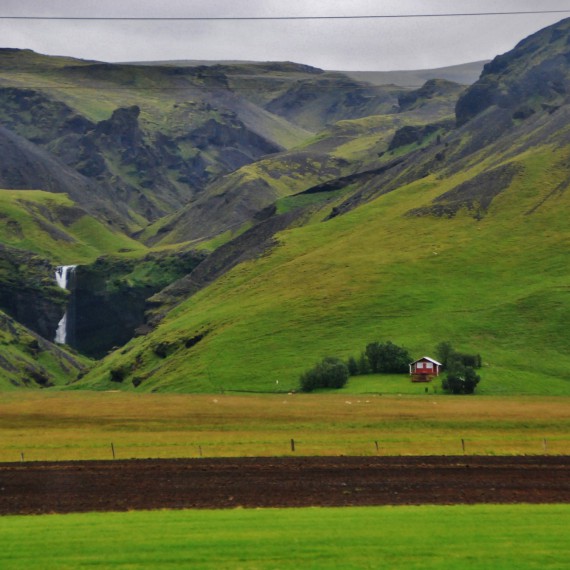 Vodopád Gullfoss z dálky