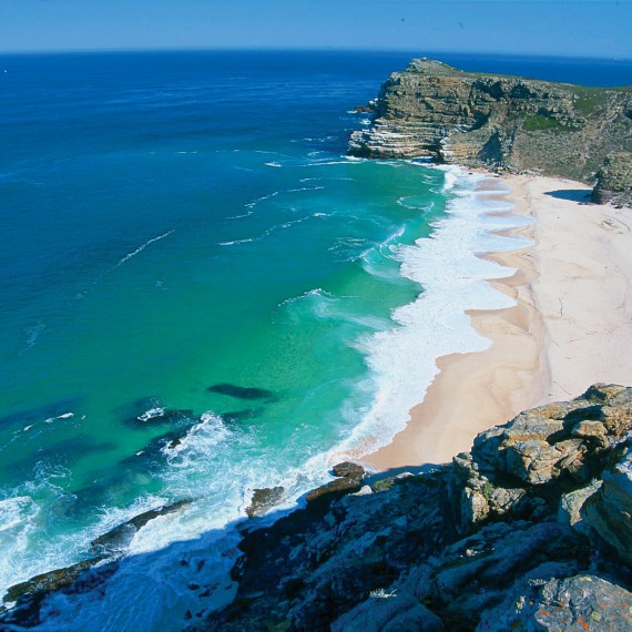 Pobřeží u mysu Dobré naděje v JAR