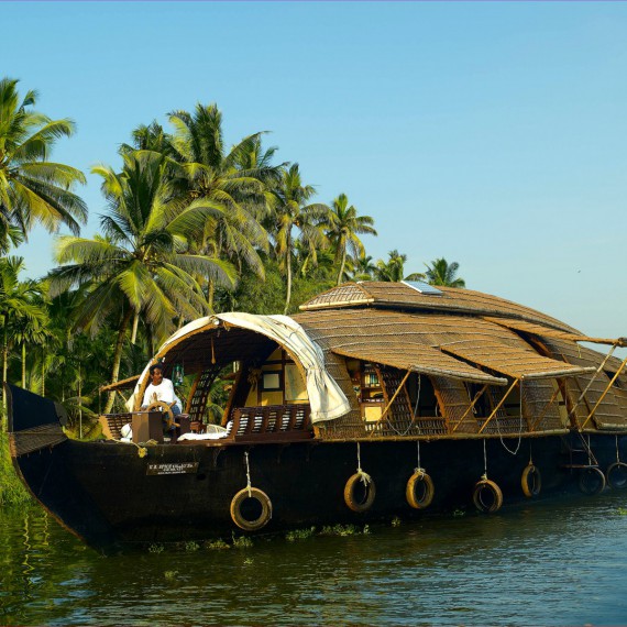 Plovoucí hotel. I takové ubytování si vyzkoušíme