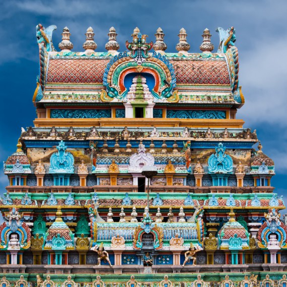 Viděli jste už někdy barevnější chrám?