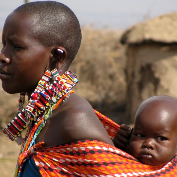 Masajské ženy s dětmi