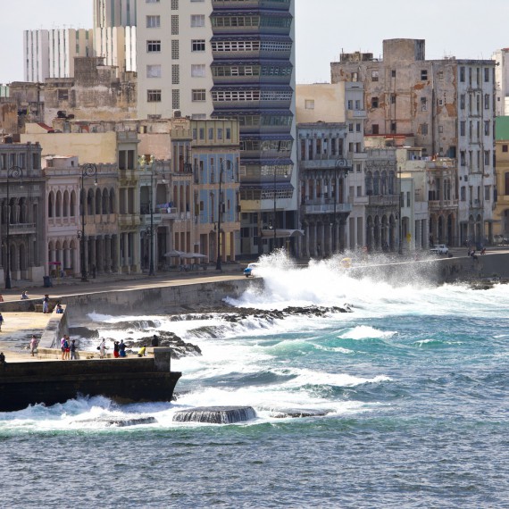 Promenáda Malecon - místo setkávání v Havaně 