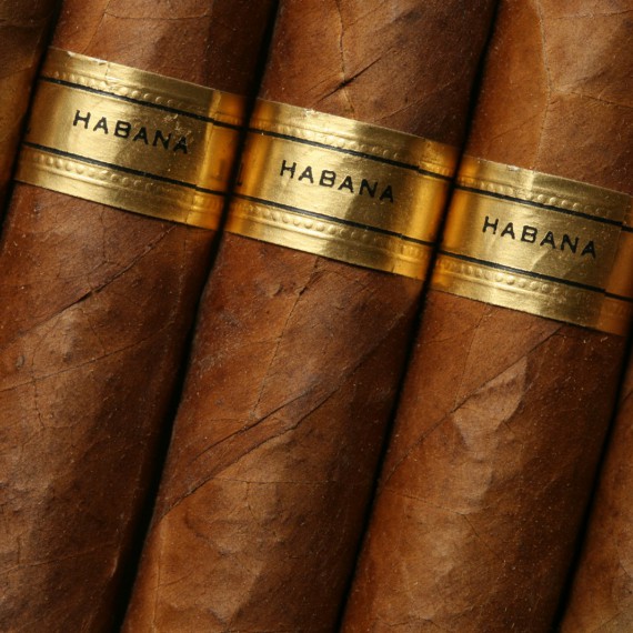 Doutníky jsou typickým produktem Kuby