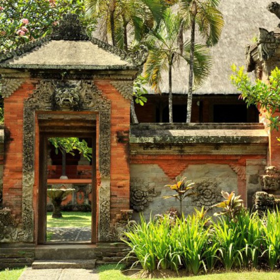Chrámů na Bali jsou stovky