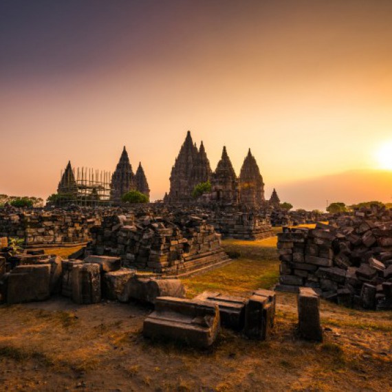 Prambanan je největším hinduistickým komplexem v Indonésii