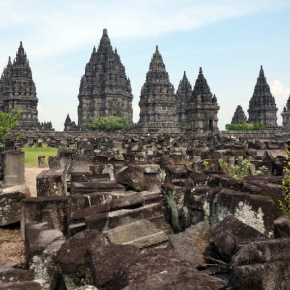 Prambanan je zajímavý za každého světla
