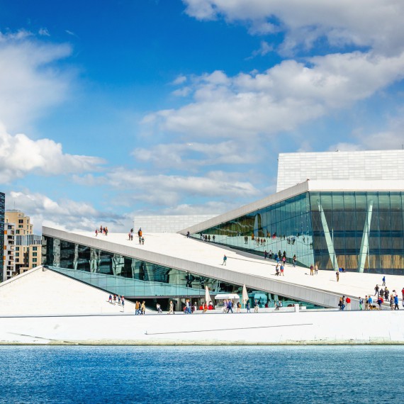 Slavná budova Opery v Oslu 