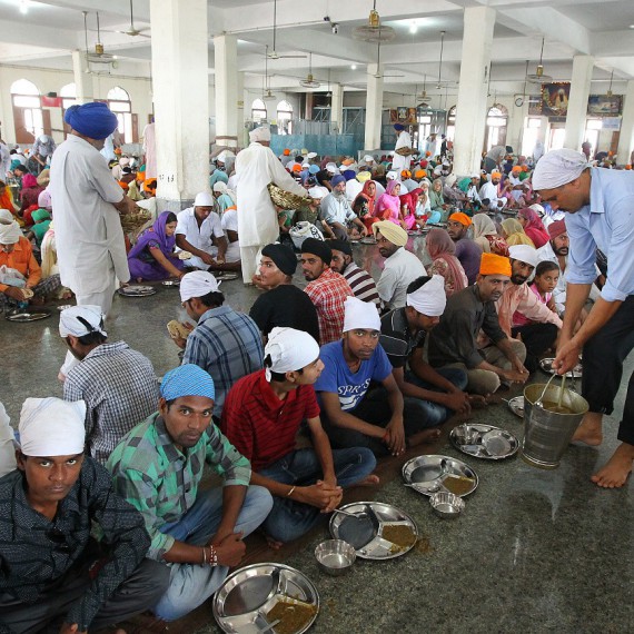 Zlatý chrám, kde denně dostane zdarma najíst 30 000 poutníků