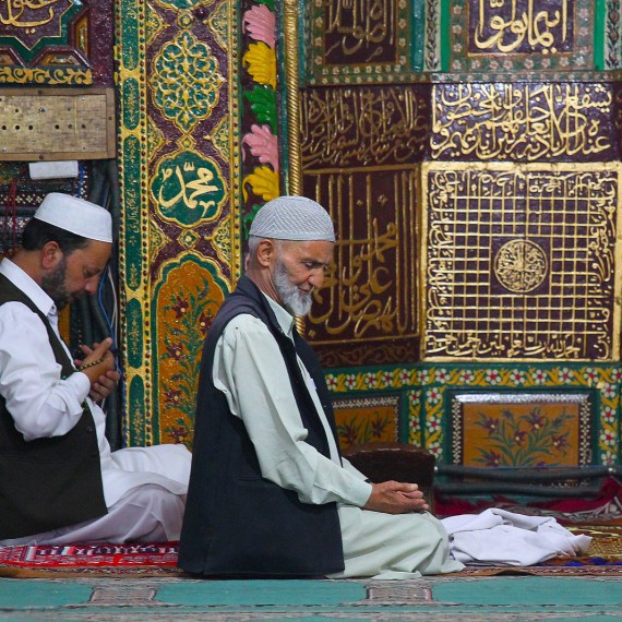 Na této cestě se vystřídá muslismus i buddhismus