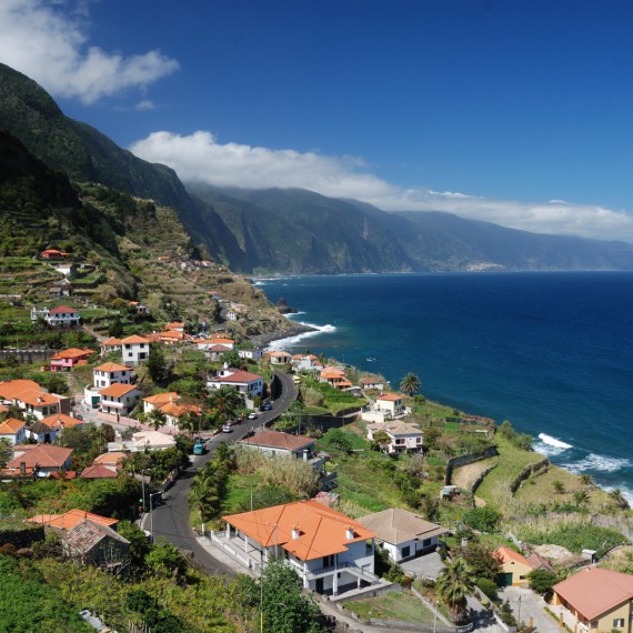 Pláže ostrova jsou tvořené vulkanickým pískem 