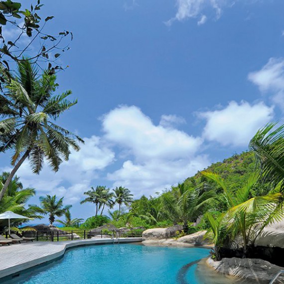 Užijete si i pohodu u hotelového bazénu