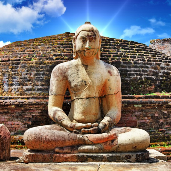 Buddha v Polonnaruwa