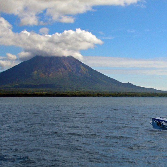 Jezero Atitlán v Guatemale 