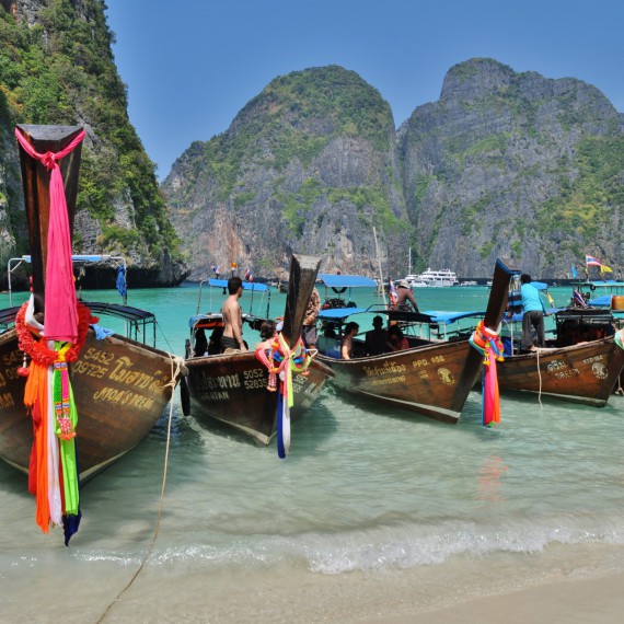 Tradiční loďky na Krabi. 