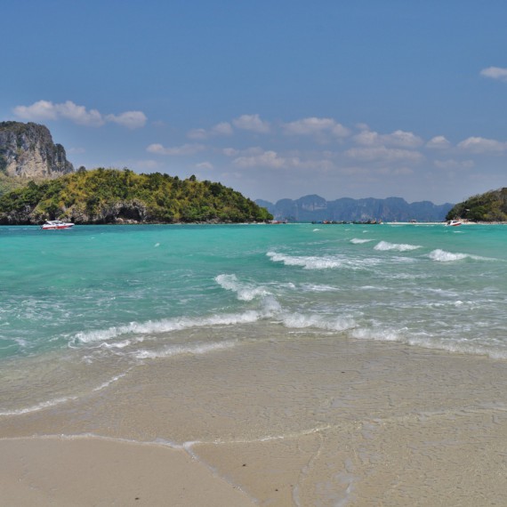 Pobřeží Andamanského moře. 