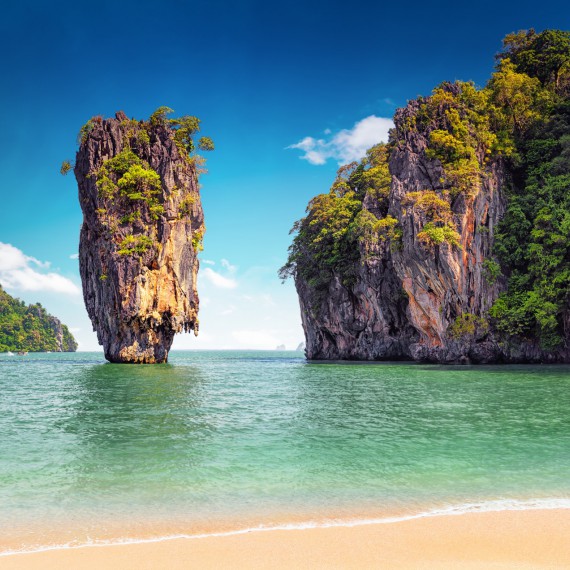 Slavný ostrov Jamese Bonda - Koh Tapu.