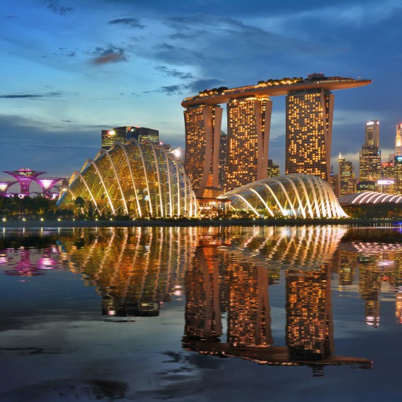 Noční panorama Singapuru