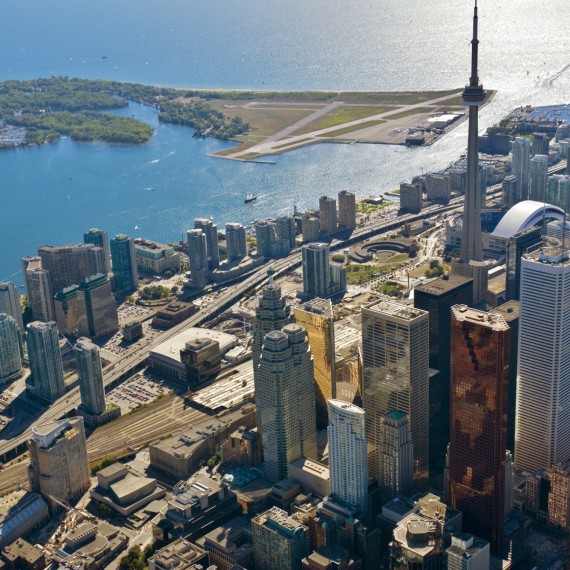Toronto - CN Tower, stále jedna z nejvyšších staveb světa