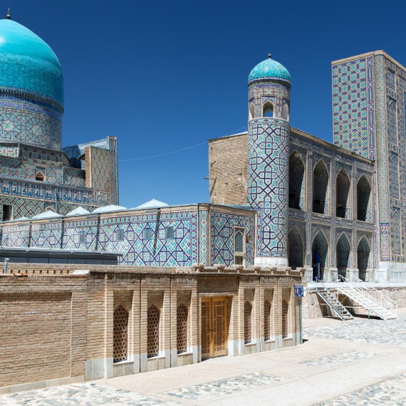 Náměstí Registan v srdci Samarkandu je duší Hedvábné stezky