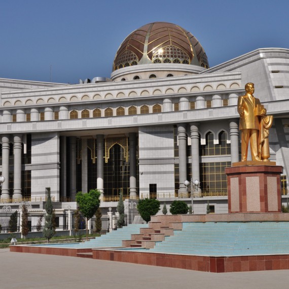 Ašchabad je nejbizarnější město Střední Asie