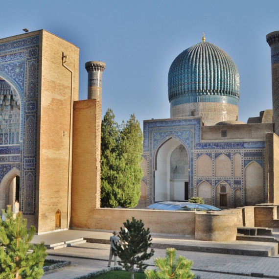 Hrobku Gur Emir milují í místn a my tu zažíjeme milá setkání